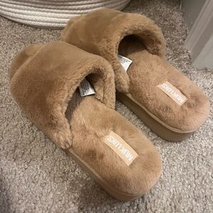 Tan Faux Fur Slippers